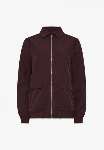 Куртка с накладнымит карманами