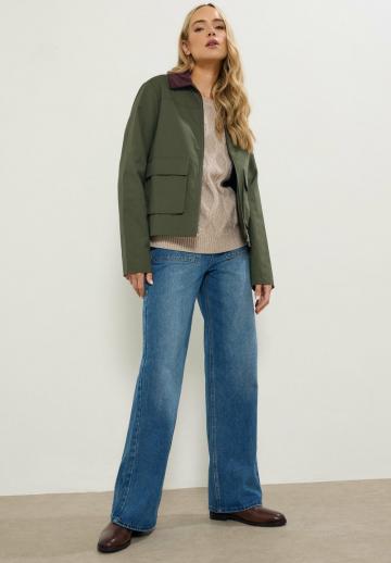 Куртка с накладнымит карманами