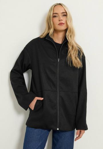 Короткое пальто