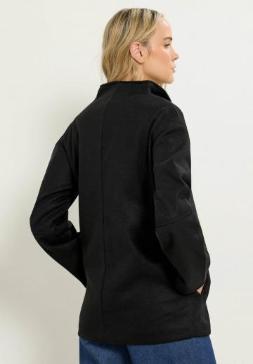 Короткое пальто