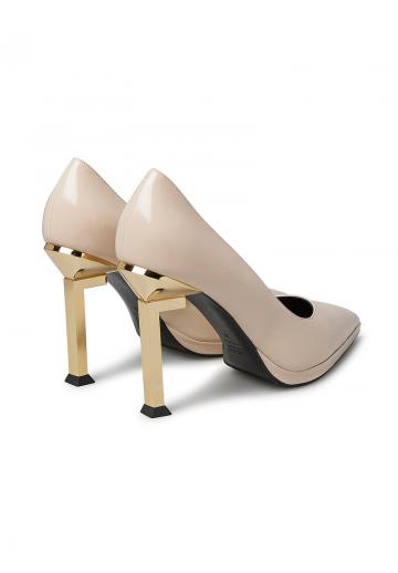 Туфли с высоким носом