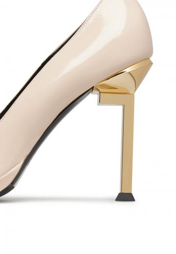 Туфли с высоким носом