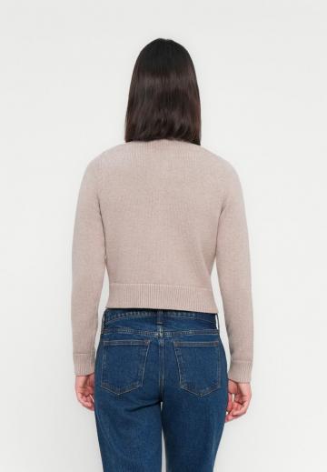 Вязаная кофта