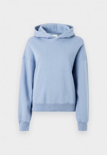 Пуловер с капюшоном