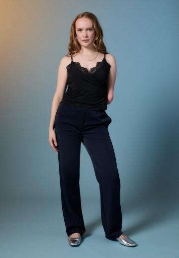 Топ на бретельках