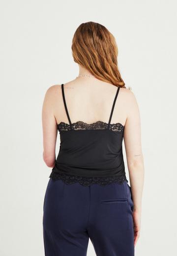 Топ на бретельках