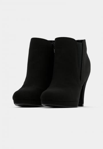 Полусапожки на высоком каблуке