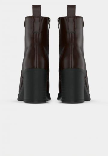 Полусапожки на высоком каблуке