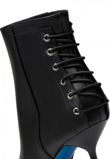 Высокие сапоги