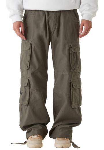 Брюки с накладными карманами