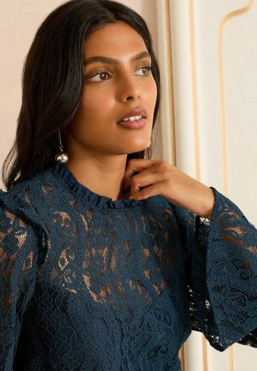 Кружевная блузка