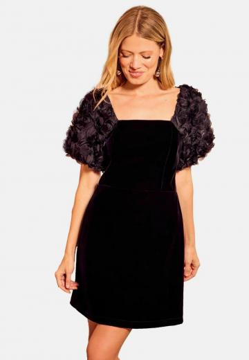 Короткое платье