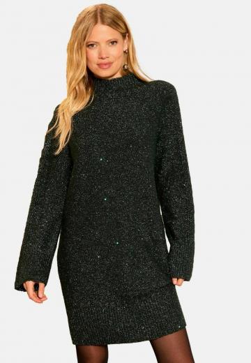 Вязаное платье