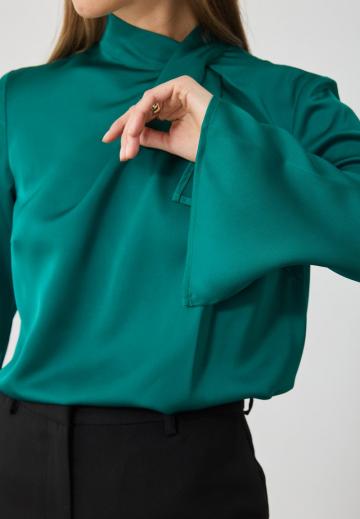 Атласная блузка