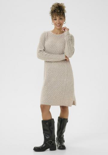 Вязаное платье