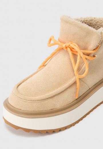 Сапожки на танкетке