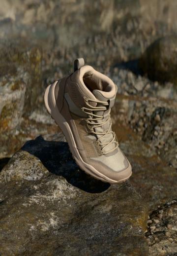 Походные ботинки