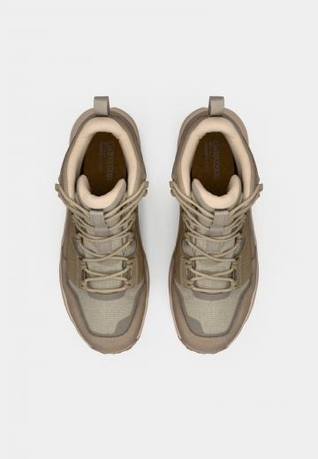 Походные ботинки