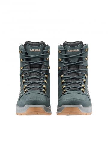 Походные ботинки