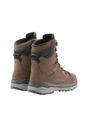 Походные ботинки