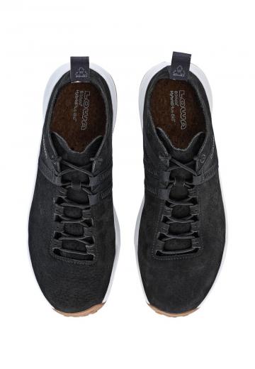 Походные кроссовки