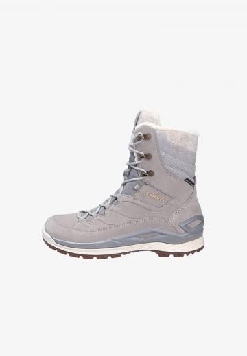 Спортивные сапоги