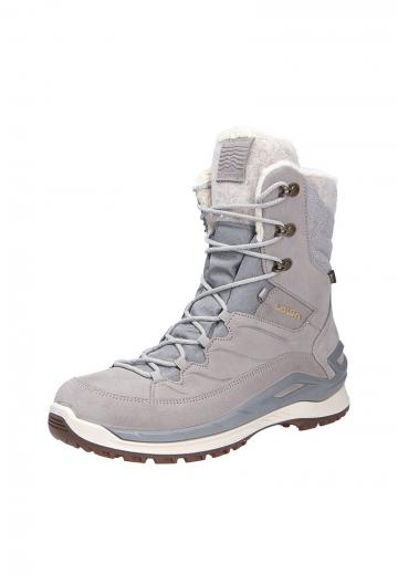 Спортивные сапоги