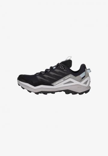 Тренировочные кроссовки