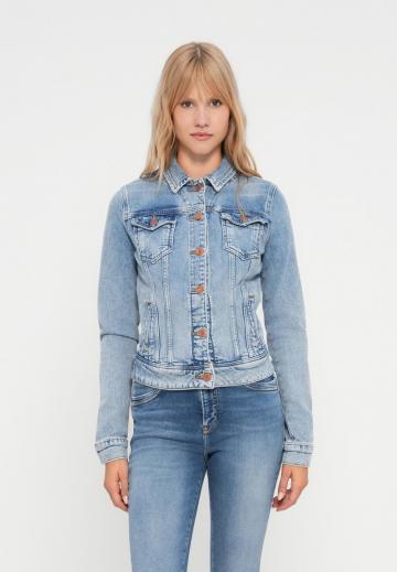 Джинсовая куртка