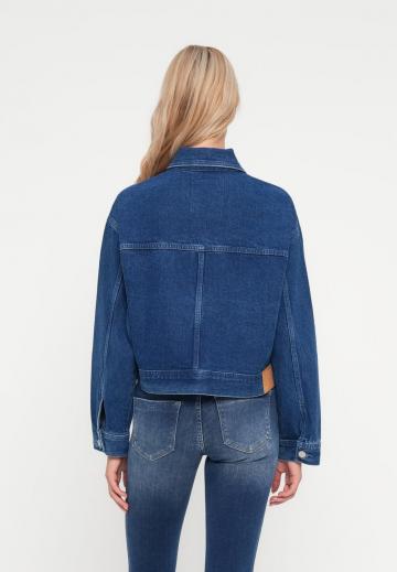 Джинсовая куртка