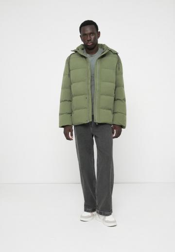 Зимняя куртка