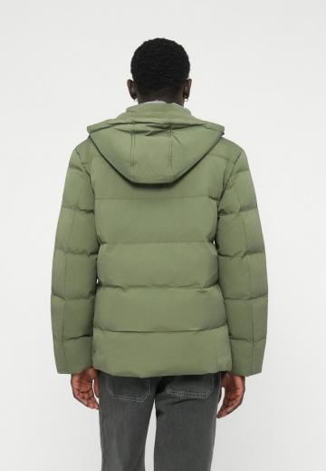 Зимняя куртка