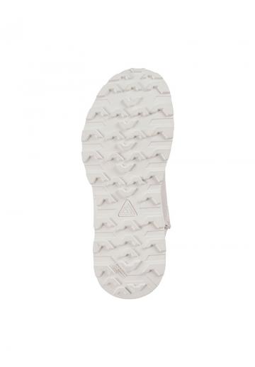 Спортивные сапоги