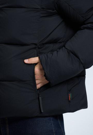 Зимняя куртка