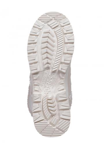 Спортивные сапоги