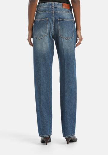 Прямые джинсы
