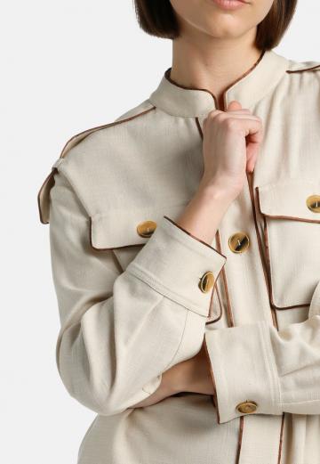 Блейзер с накладными карманами