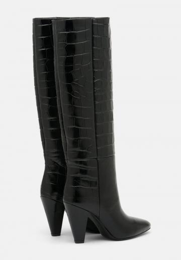 Высокие сапоги