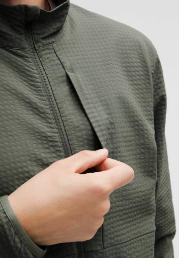 Спортивная куртка