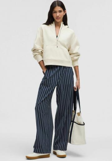 Спортивная толстовка