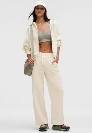 Спортивная толстовка