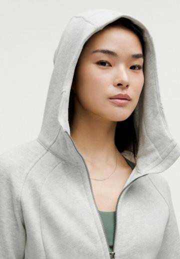 Спортивная толстовка