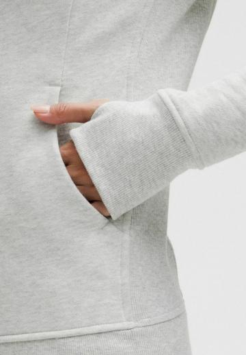 Спортивная толстовка