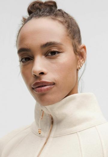 Спортивная толстовка