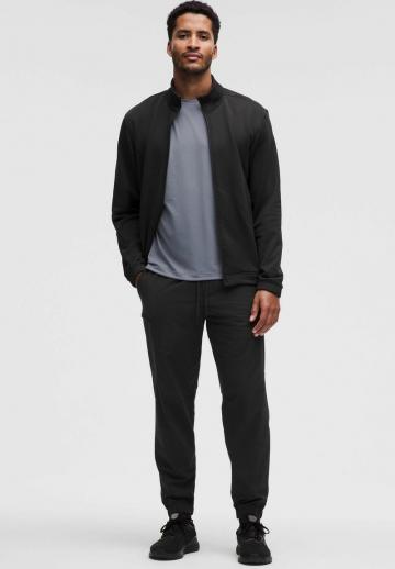 Брюки с накладными карманами