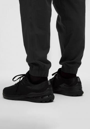 Брюки с накладными карманами