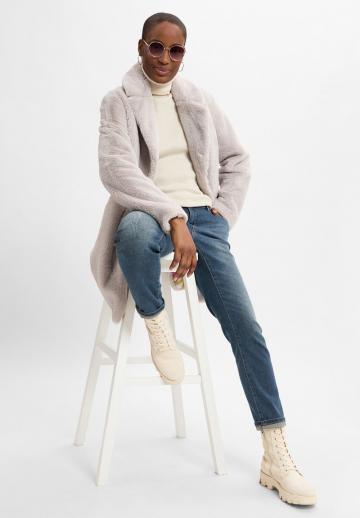 Короткие джинсы