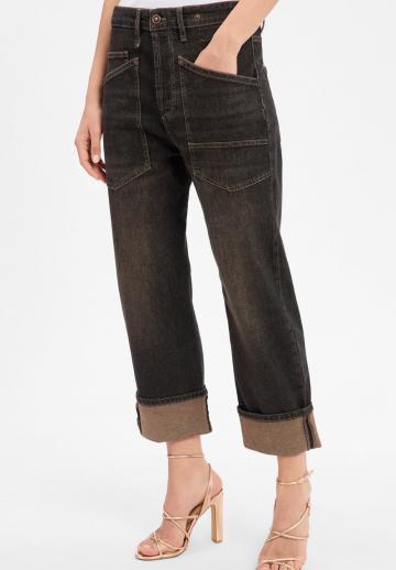 Короткие джинсы