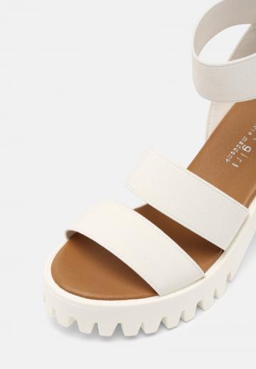 Босоножки на платформе