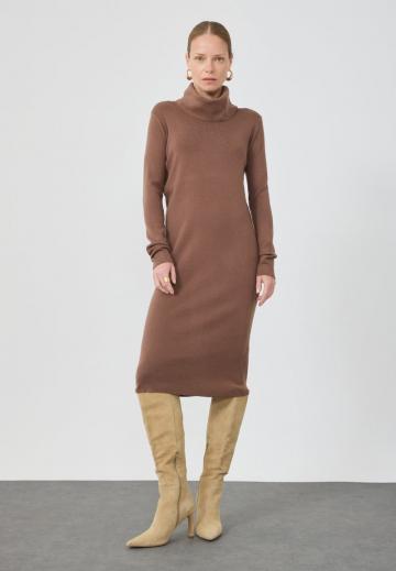 Платье футляр